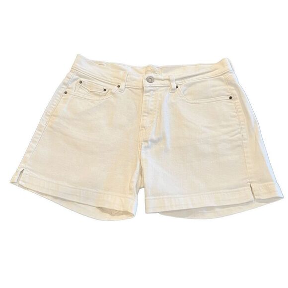Levi's Women's Mid waist white Shorts size 8 - Picture 2 of 10